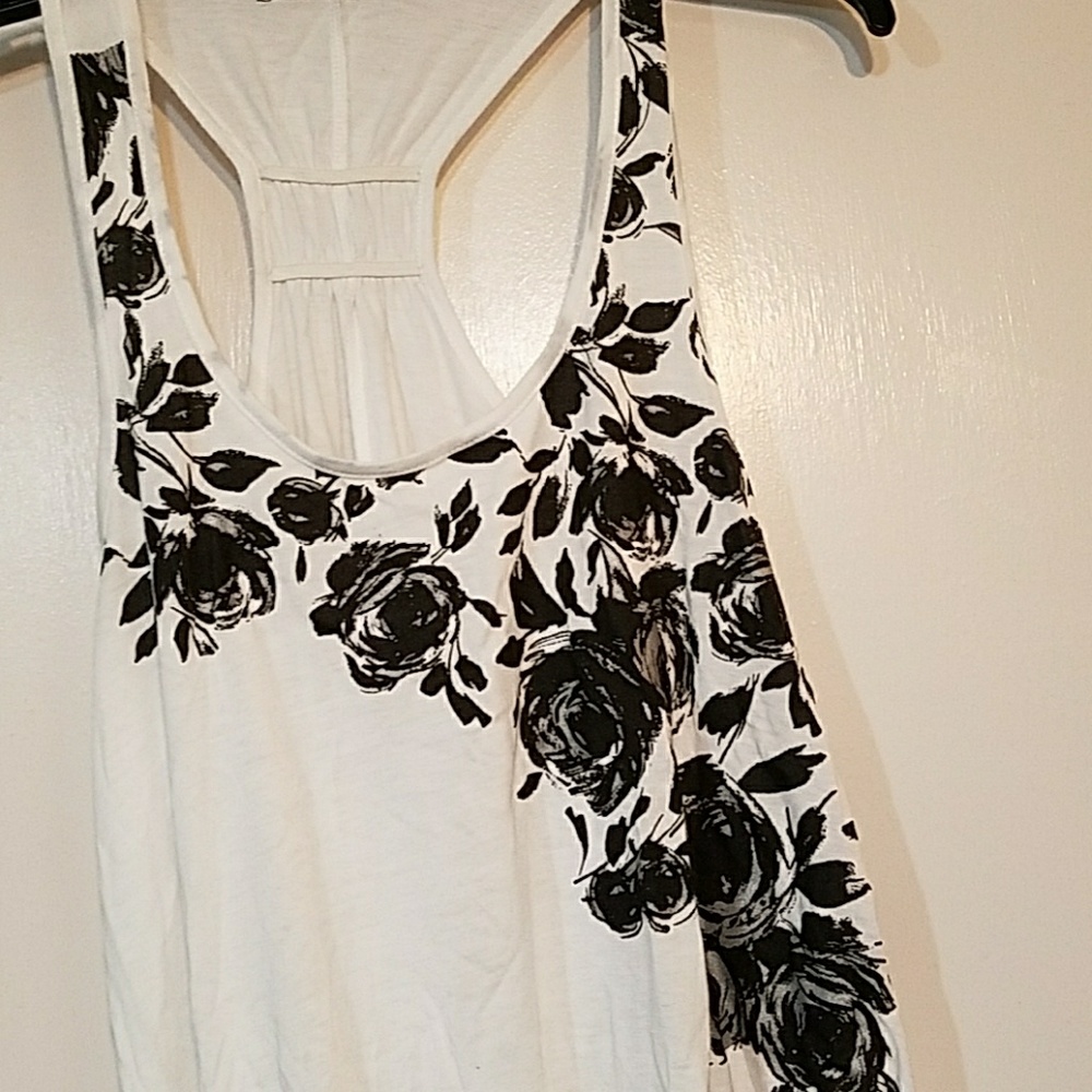 White black floral flowy razor back tank NWOT